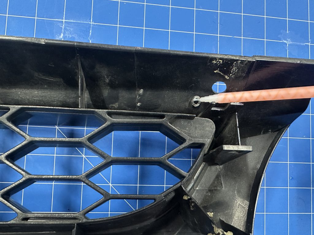 How to glue polypropylene applying adhesive